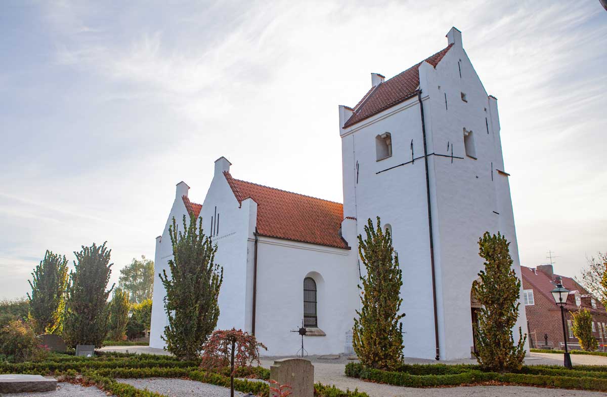 Vallkärra kyrka exteriör
