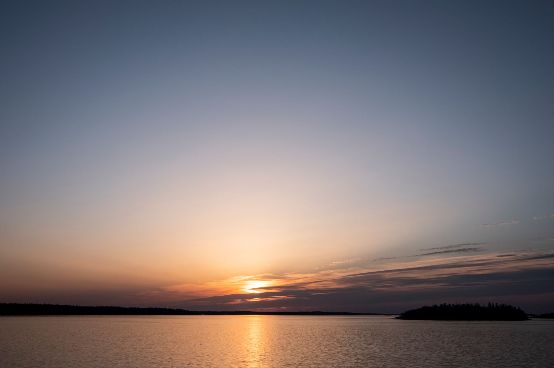 Solnedgång i skärgården.