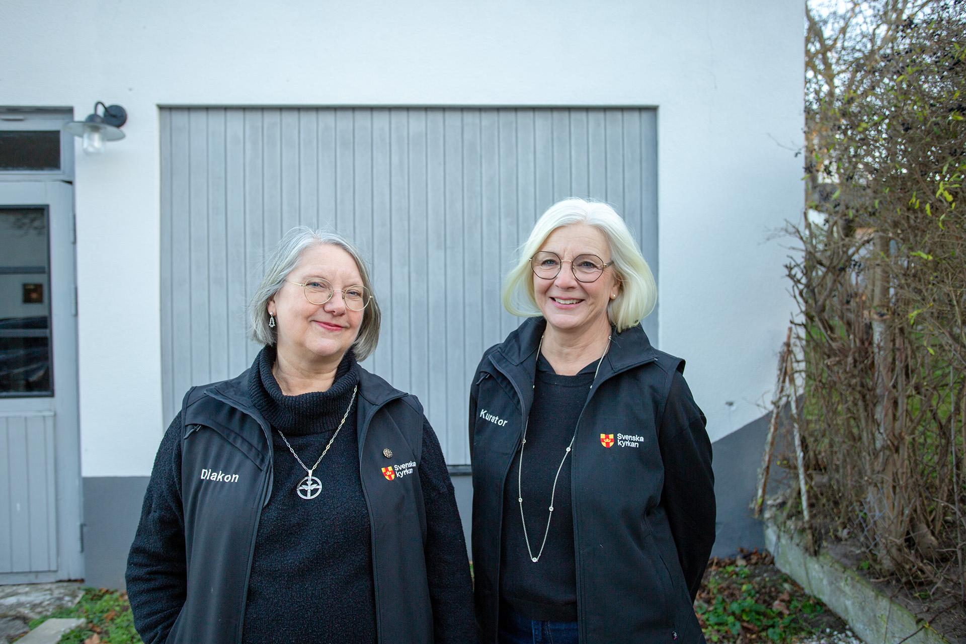 två kvinnor