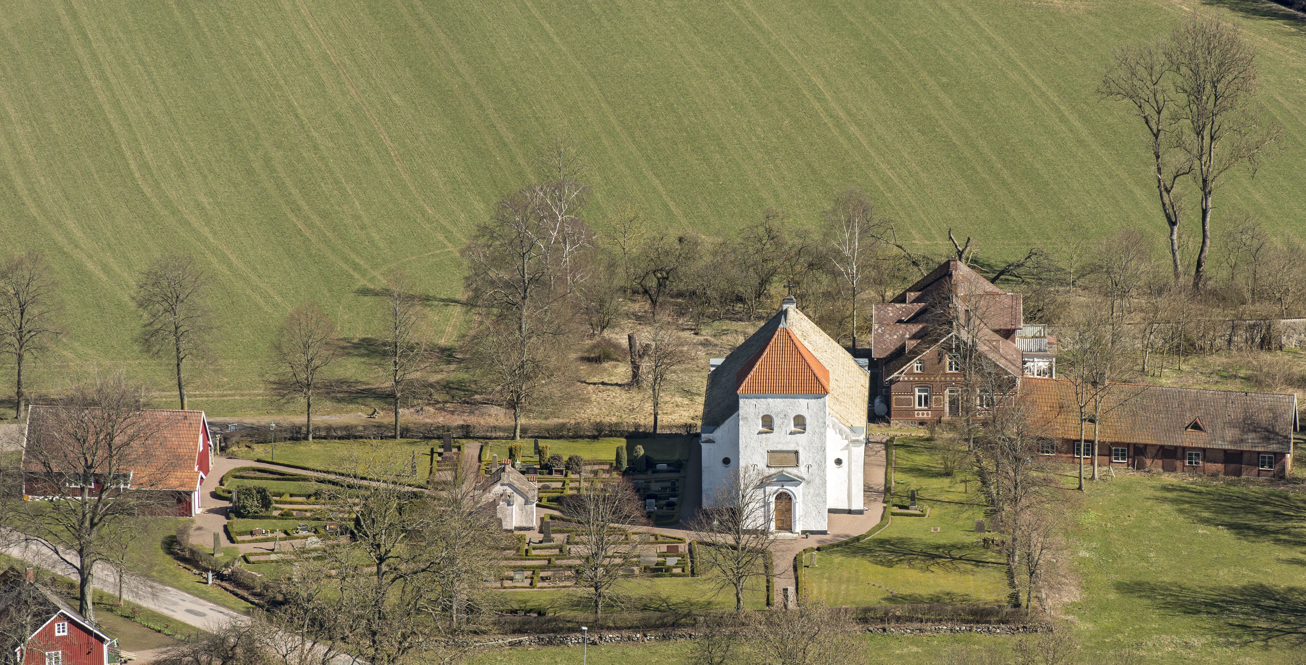 Vit kyrka.